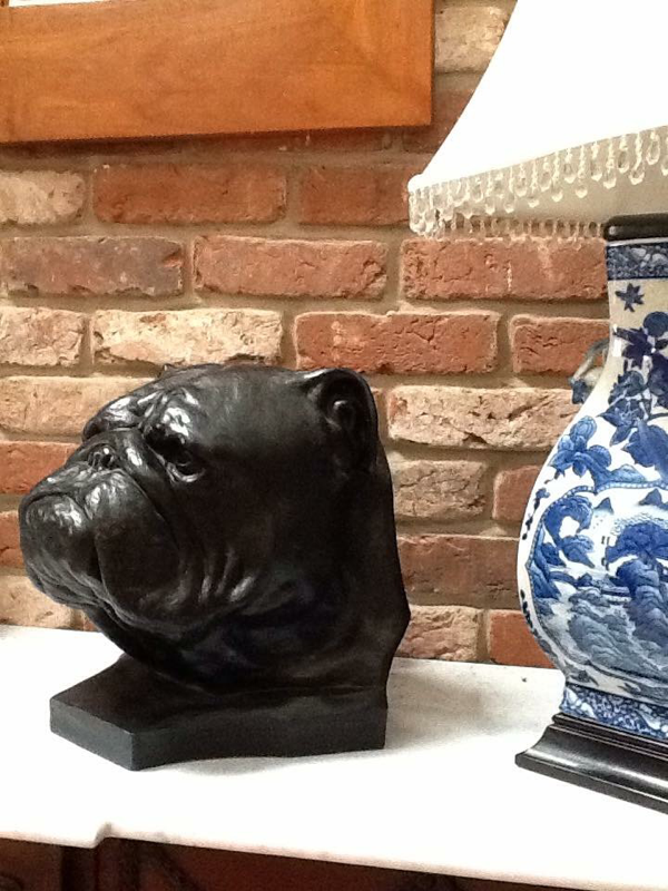 Grand dog our own good bye to Norman 2022 24 Grand dog our own good bye to Norman Bronze head bust Norman Davis