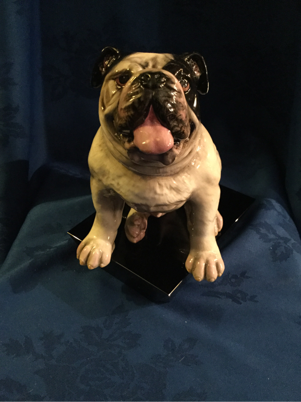 Bulldog auctions always bring a smile 😃 9 Smile