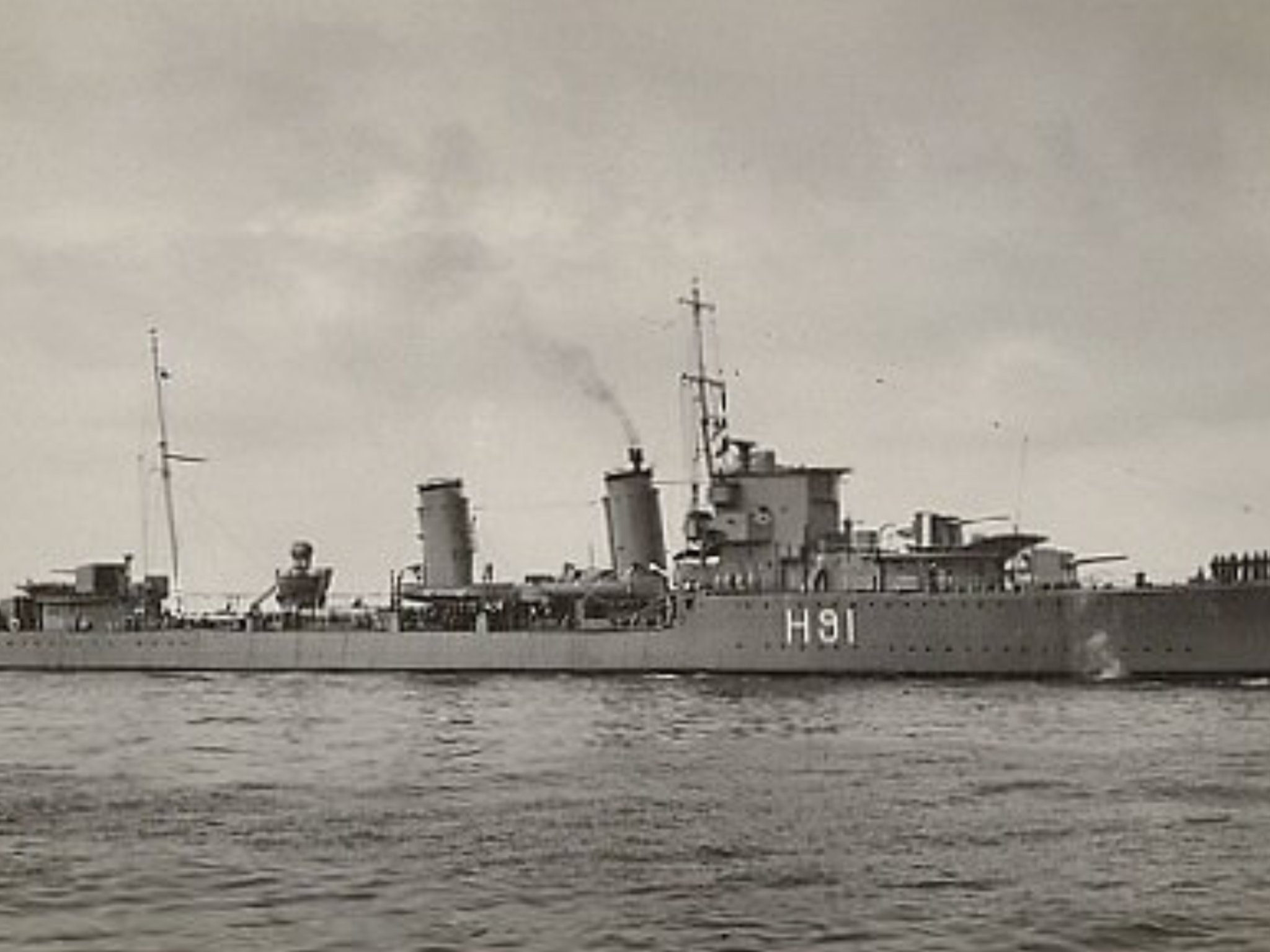 HMS BULLDOG Butt sniffing on the high seas 6 HMS BULLDOG