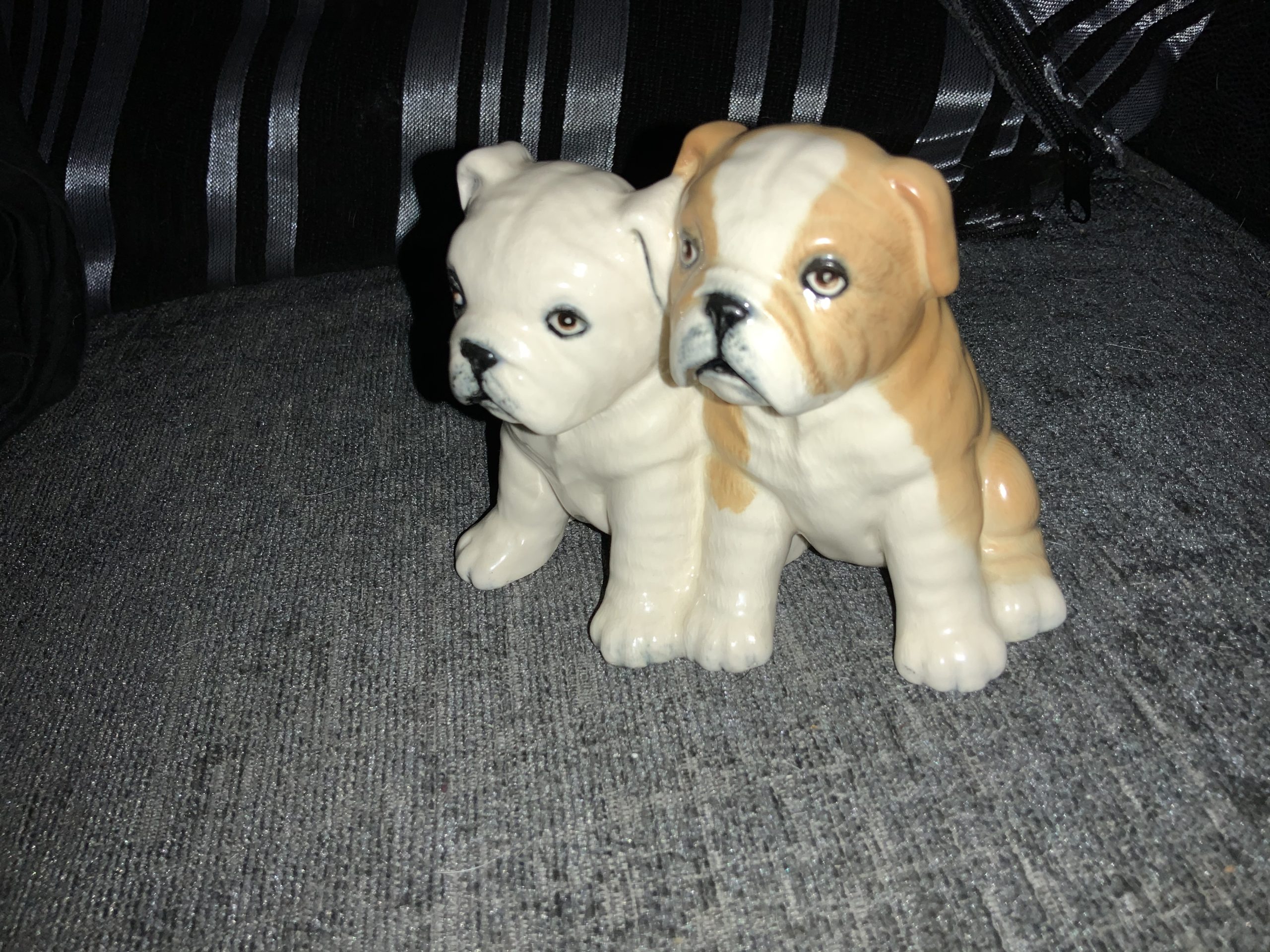Bulldog statue - orange and white delight 2022 24 Bulldog statue - orange and white delight