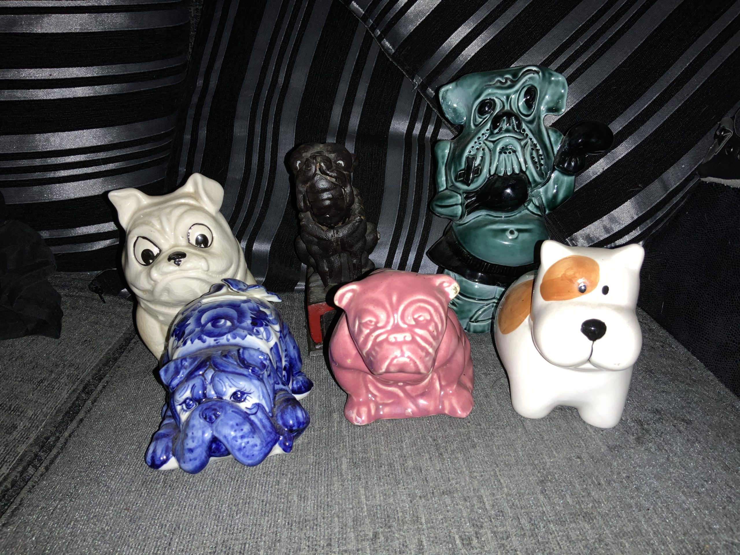 Bulldog money boxes pocket money Holders