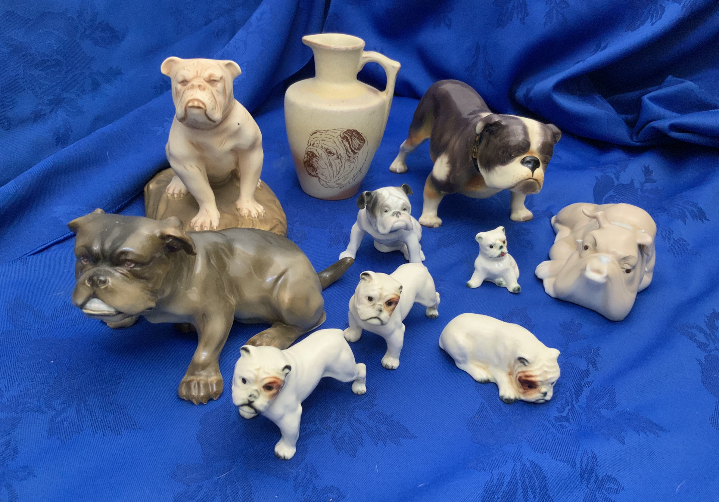 Bulldog figurines by European artists ! 2022 15 Bulldog figurines by European artists !