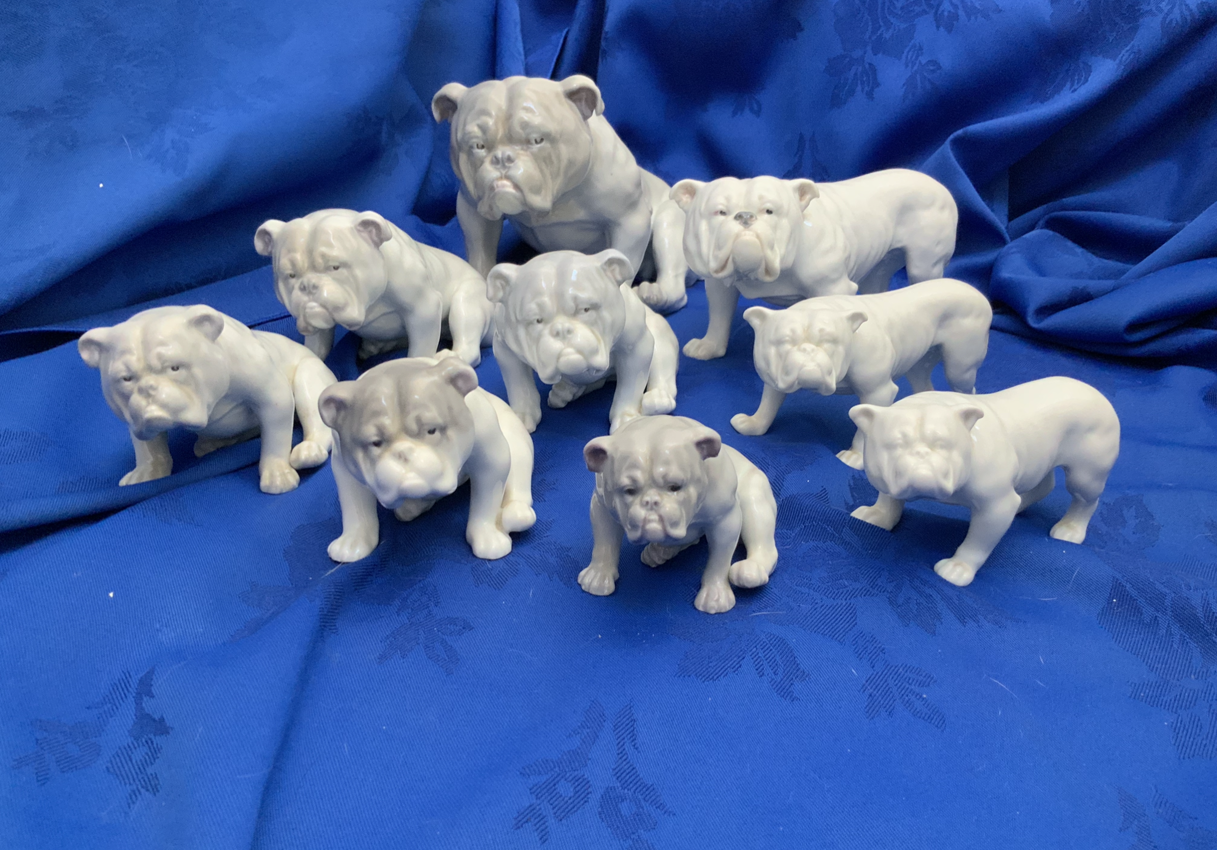 Bulldog figurines by European artists ! 