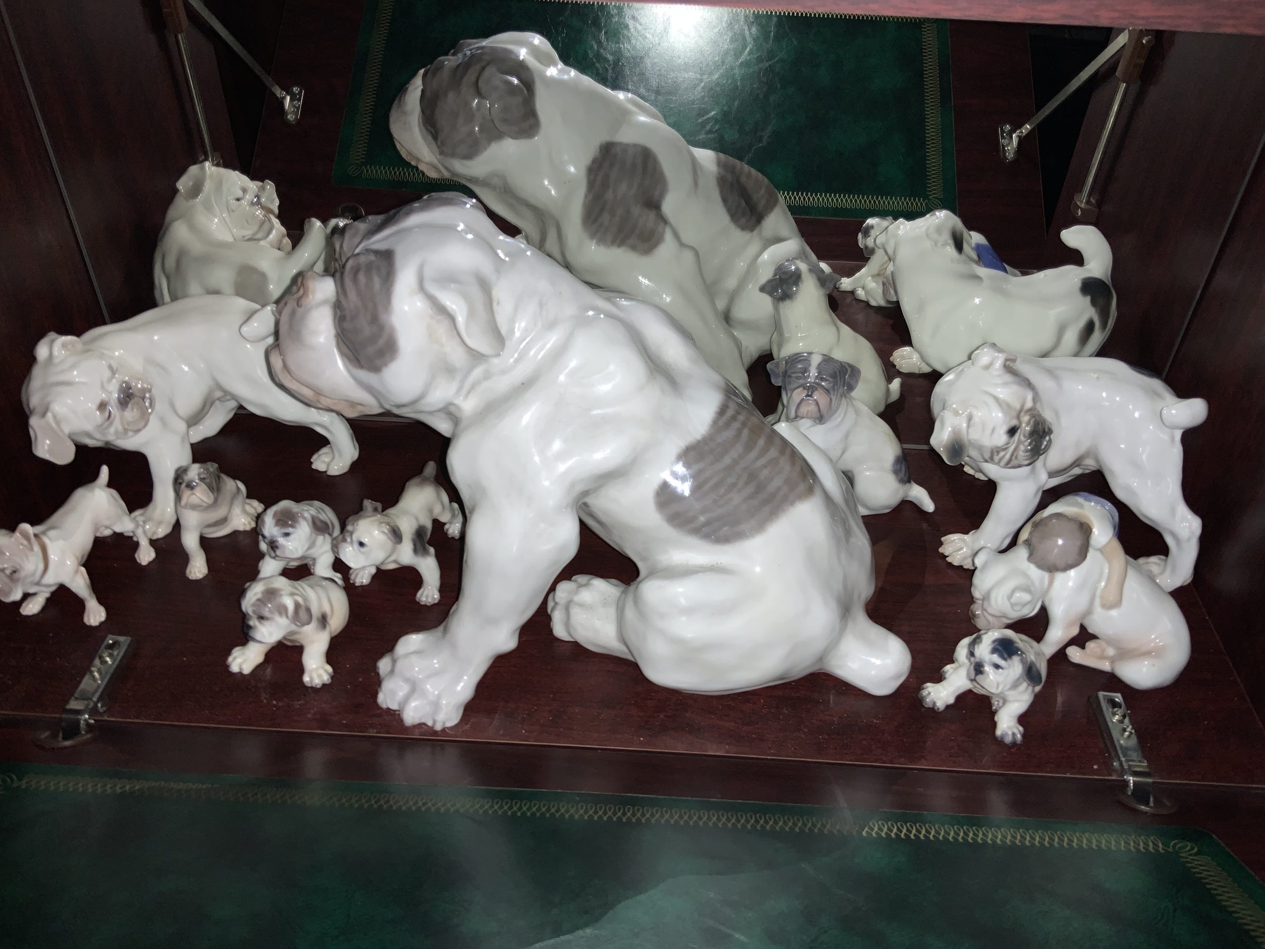 Bulldog figurines by European artists !